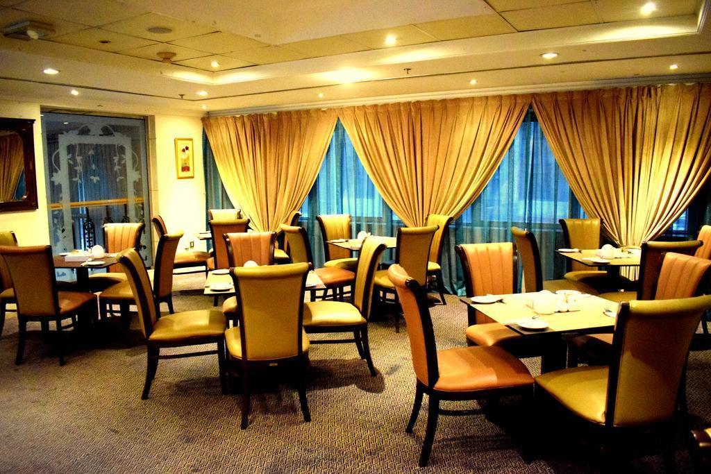 那约姆阿尔埃玛拉特酒店 沙迦 外观 照片